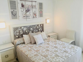PLAYAMAR - Exclusive Beach Apartment with Pool, Tennis and WiFi, Torremolinos